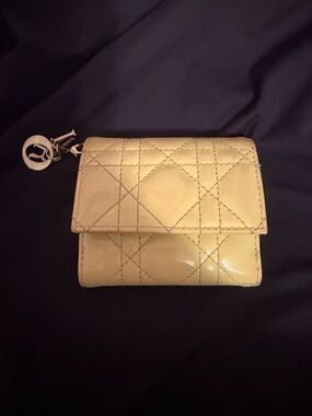 Christian Dior
Lady Dior Lotus Wallet Cannage Quilt Lambskin Compact